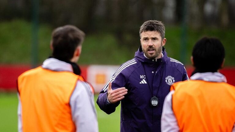 Michael Carrick Tanpa Dana Belanja Pemain di Manchester United Hingga Akhir Musim