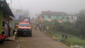 Badai Gunung Slamet Ganggu Evakuasi Jasad Syafiq Ali, Tim SAR Lanjutkan Hari Ini