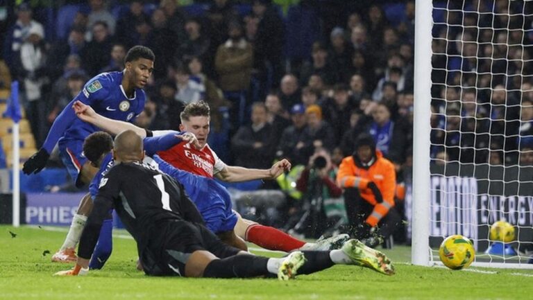 Blunder Fatal Sanchez Bikin Chelsea Kalah dari Arsenal, Rosenior Bela Kipernya