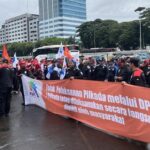 Demo Buruh di Depan DPR: Tuntut Revisi UMP, Tolak Pilkada DPRD, Lalin Lancar
