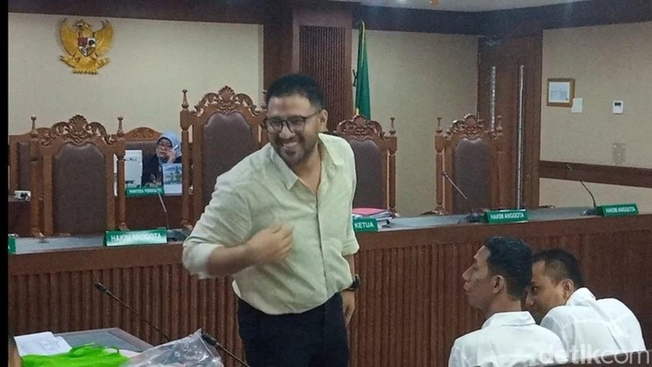 Ammar Zoni Bantah Jadi ‘Gudang Sabu’ di Rutan, Akui Hanya Dititipi Barang Ammar Zoni Bantah Jadi ‘Gudang Sabu’ di Rutan, Akui Hanya Dititipi Barang