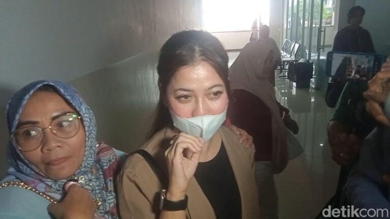 Dokter Kamelia Klarifikasi Chat Permintaan Plastik Klip Terkait Kasus Narkoba Ammar Zoni Dokter Kamelia Klarifikasi Chat Permintaan Plastik Klip Terkait Kasus Narkoba Ammar Zoni