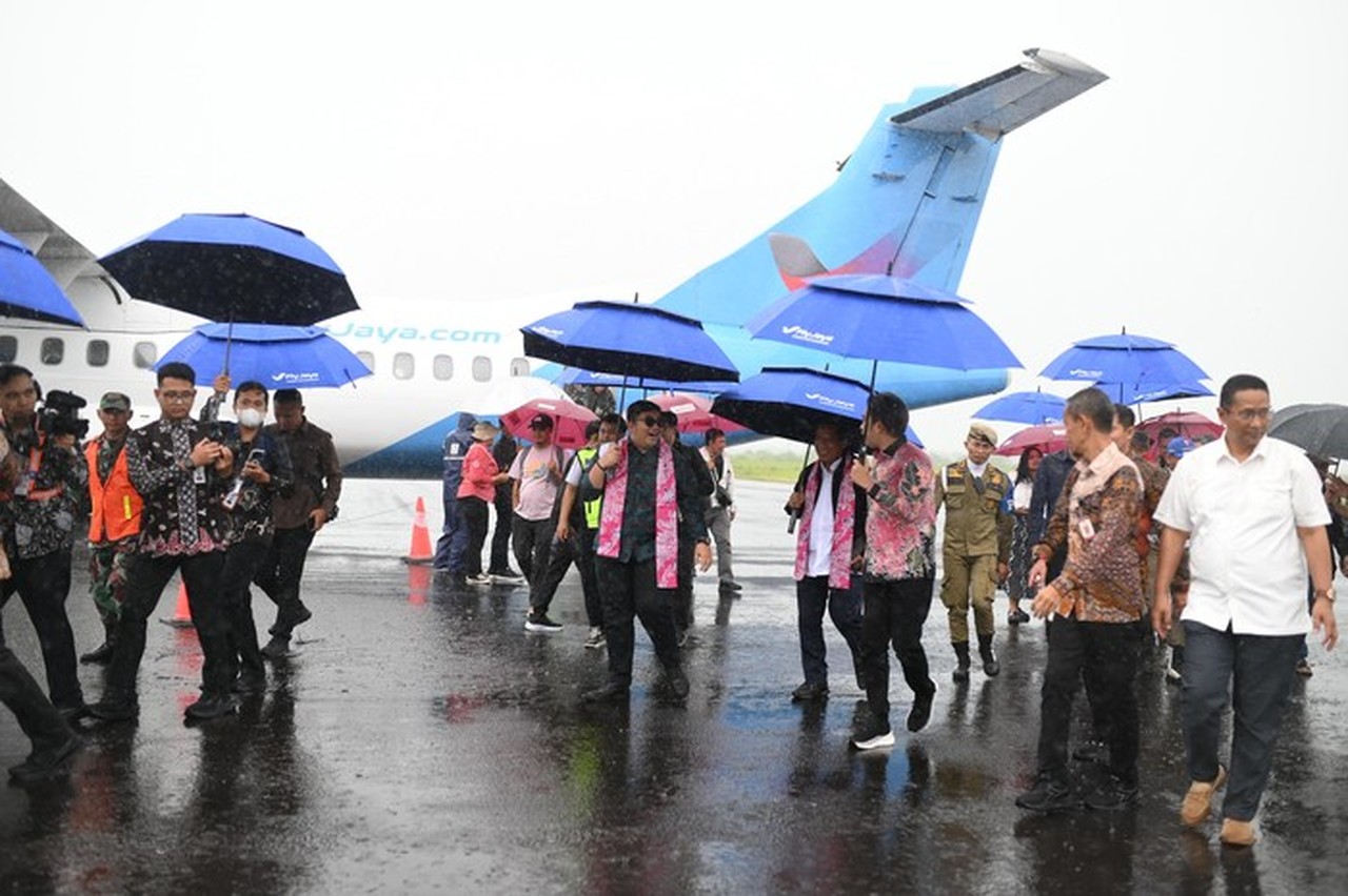 Anggota DPR Kawendra Berhasil Turunkan Harga Tiket Pesawat Jakarta-Jember