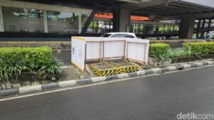 Tiang Monorel Mangkrak Puluhan Tahun di Rasuna Said Mulai Dibongkar Bertahap