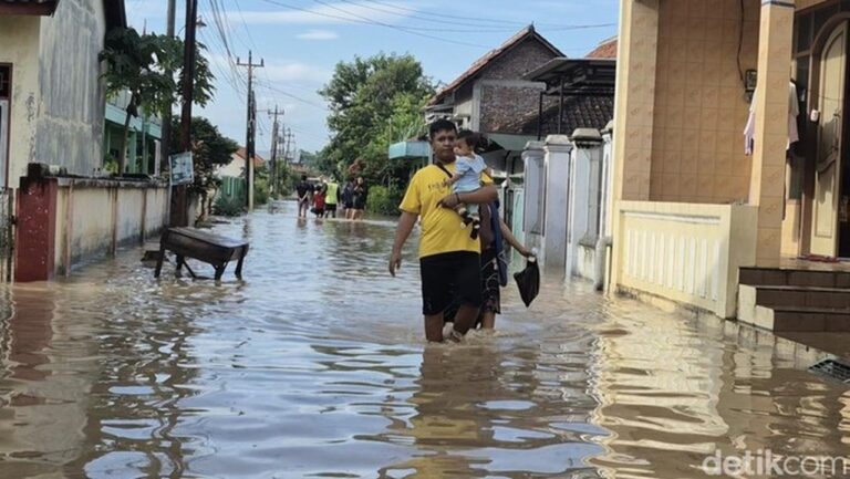 Banjir 20 Desa di Kendal, Ketinggian Air Mencapai 70 Cm Akibat Hujan Deras