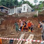 Tanah Longsor di Jatinangor Sumedang, 4 Pekerja Tewas Tertimbun Longsor