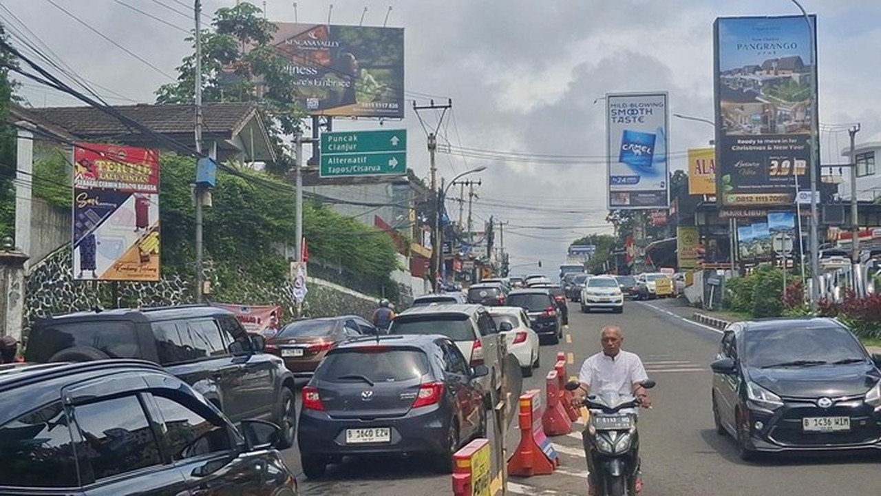 Long Weekend, 12.800 Kendaraan Memadati Jalur Puncak Bogor Hingga Siang Ini