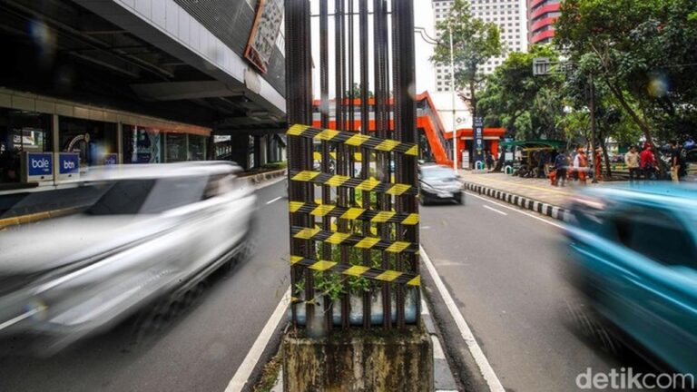 Pembongkaran Tiang Monorel Jakarta Dimulai, Warga Harapkan Kelancaran Lalu Lintas