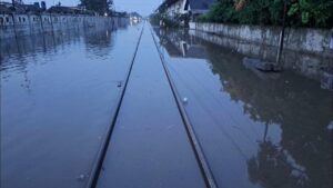 Banjir Pekalongan Lumpuhkan Jalur Kereta: 7 KA Tertahan, 4 Lainnya Dialihkan