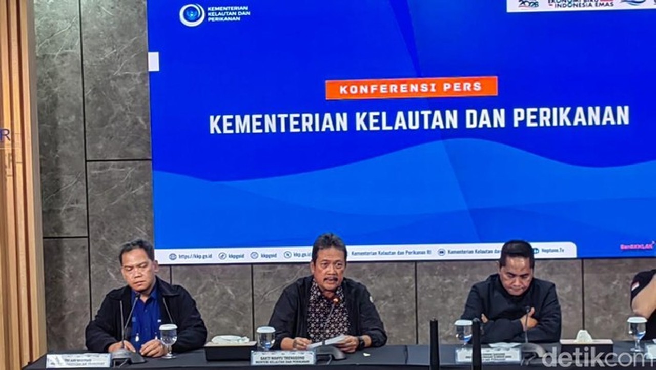 Menteri KKP Pastikan Koordinasi Pencarian Pesawat ATR 42-500 yang Hilang Kontak di Maros