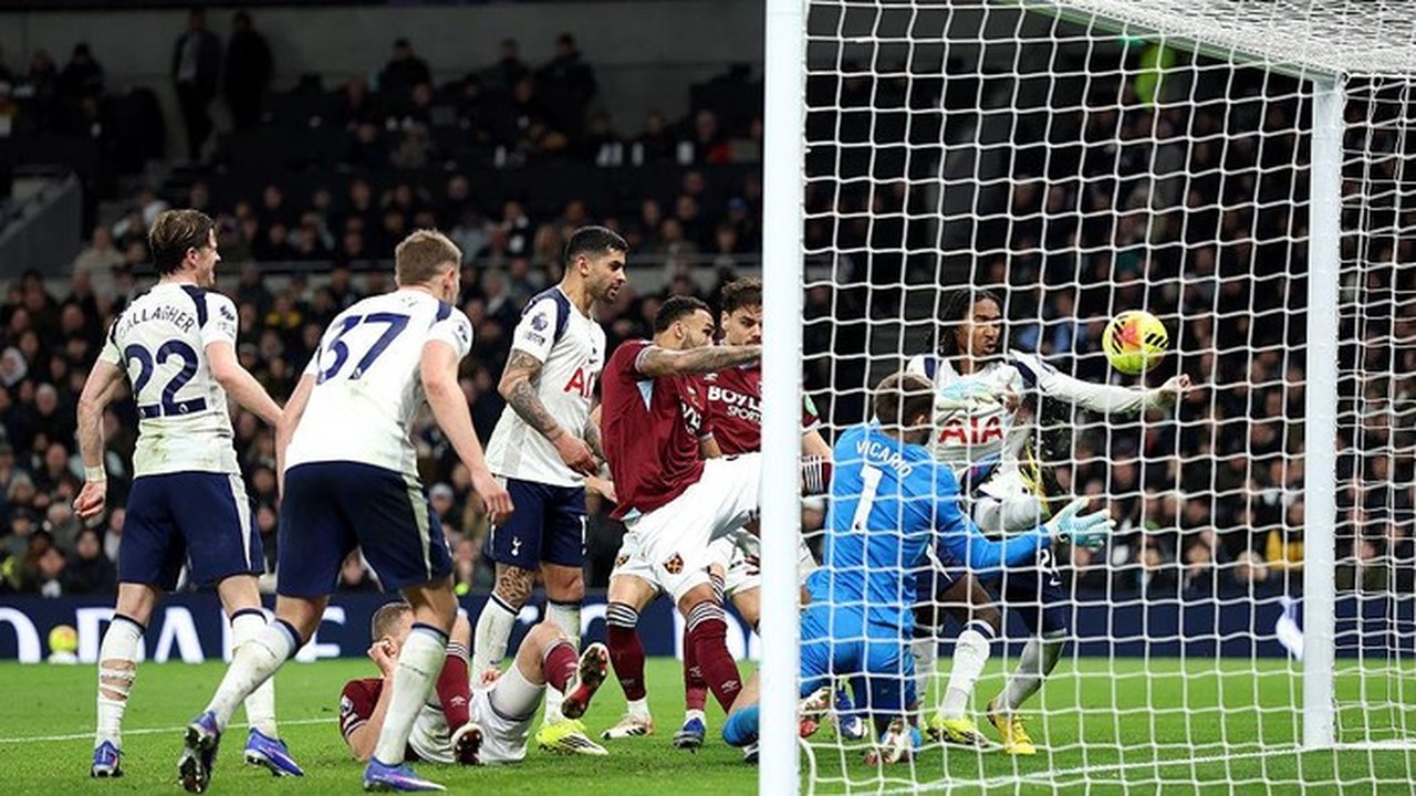 West Ham Bungkam Tottenham 2-1 di Kandang, Gol Wilson di Menit Akhir Tentukan Kemenangan
