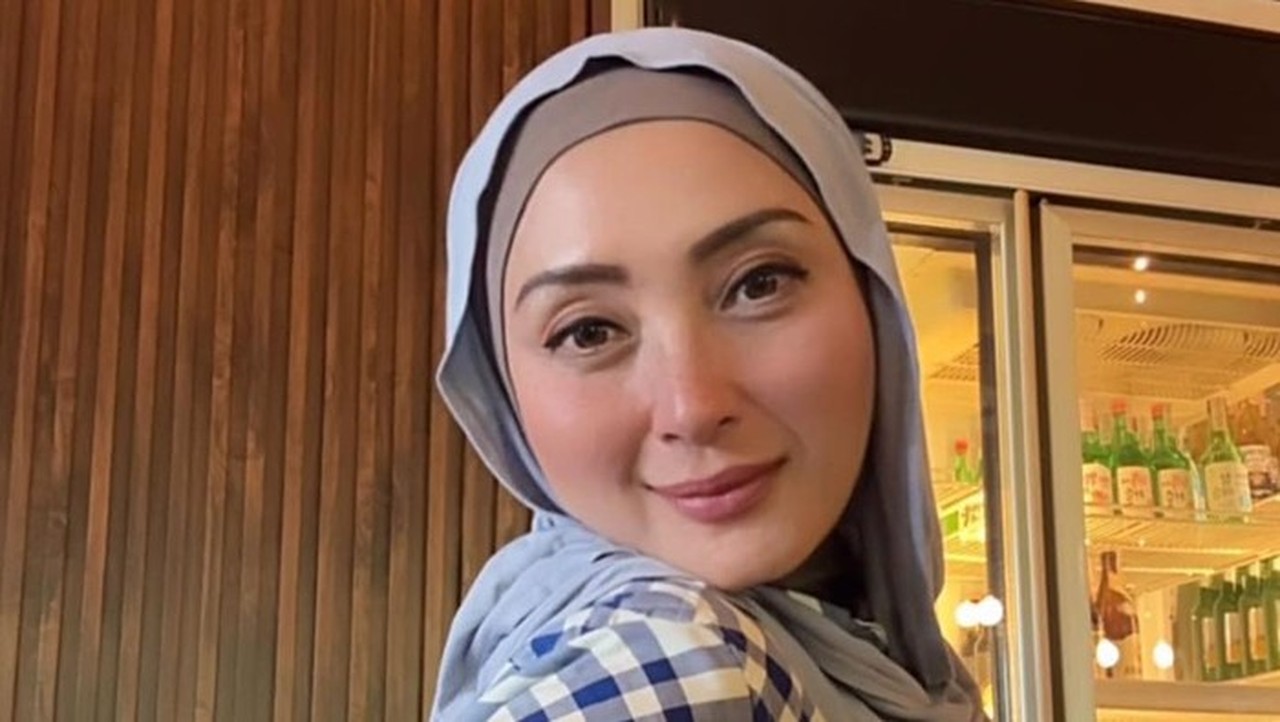 Della Puspita Buka Pintu Maaf untuk Suami, Akui Perlu Bukti Perubahan Nyata