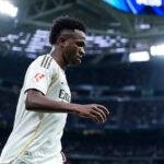 Vinicius Jr. Disoraki Suporter Real Madrid Sendiri, Sang Pemain Tunjukkan Kesedihan Mendalam