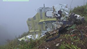 KNKT Ungkap Pesawat ATR 42-500 Tabrak Lereng Gunung, Terjadi Pecahan Akibat Benturan