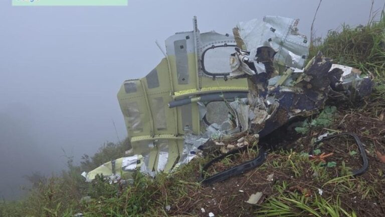 KNKT Ungkap Pesawat ATR 42-500 Tabrak Lereng Gunung, Terjadi Pecahan Akibat Benturan