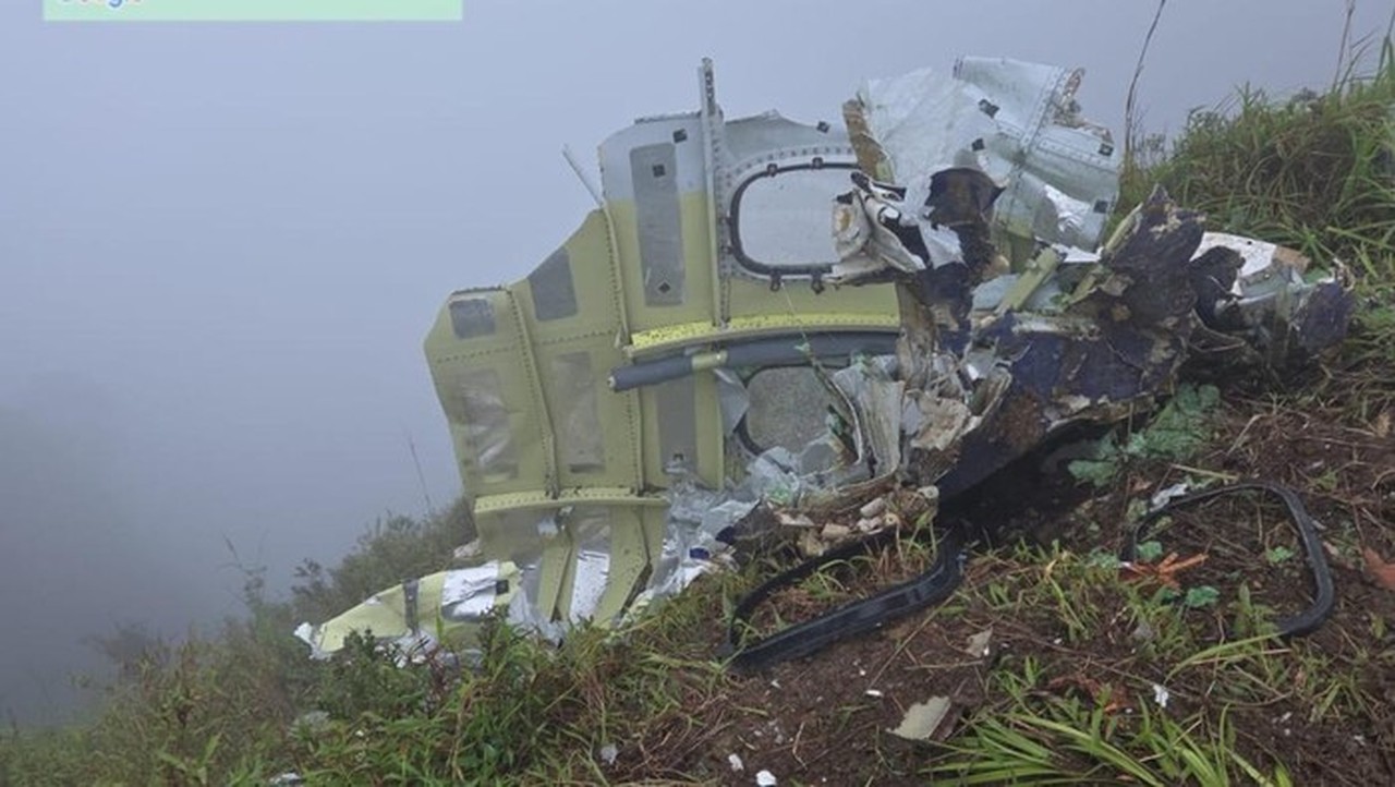 KNKT Ungkap Pesawat ATR 42-500 Tabrak Lereng Gunung, Terjadi Pecahan Akibat Benturan