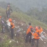 Cuaca Buruk dan Medan Terjal Hambat Pencarian Korban Pesawat ATR 42-500 di Pangkep