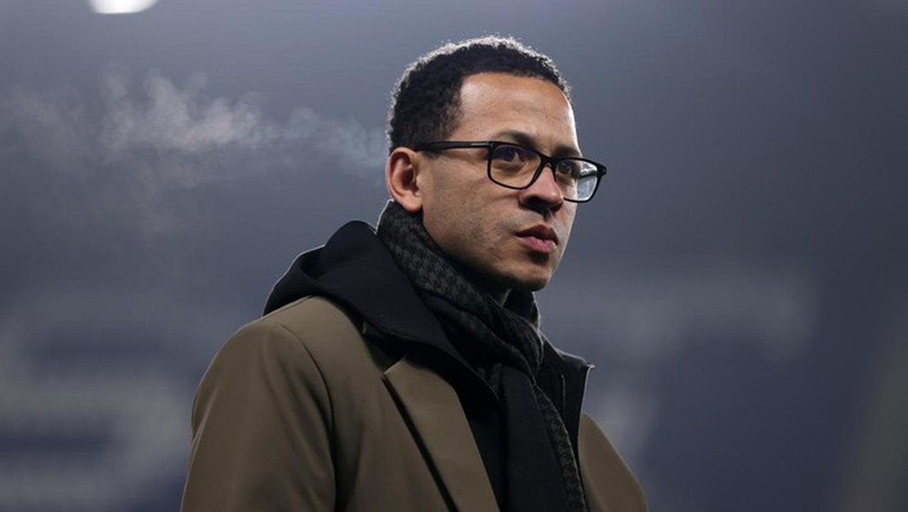 Liam Rosenior Tegaskan Komitmen di Strasbourg, Abaikan Rumor Chelsea Liam Rosenior Tegaskan Komitmen di Strasbourg, Abaikan Rumor Chelsea