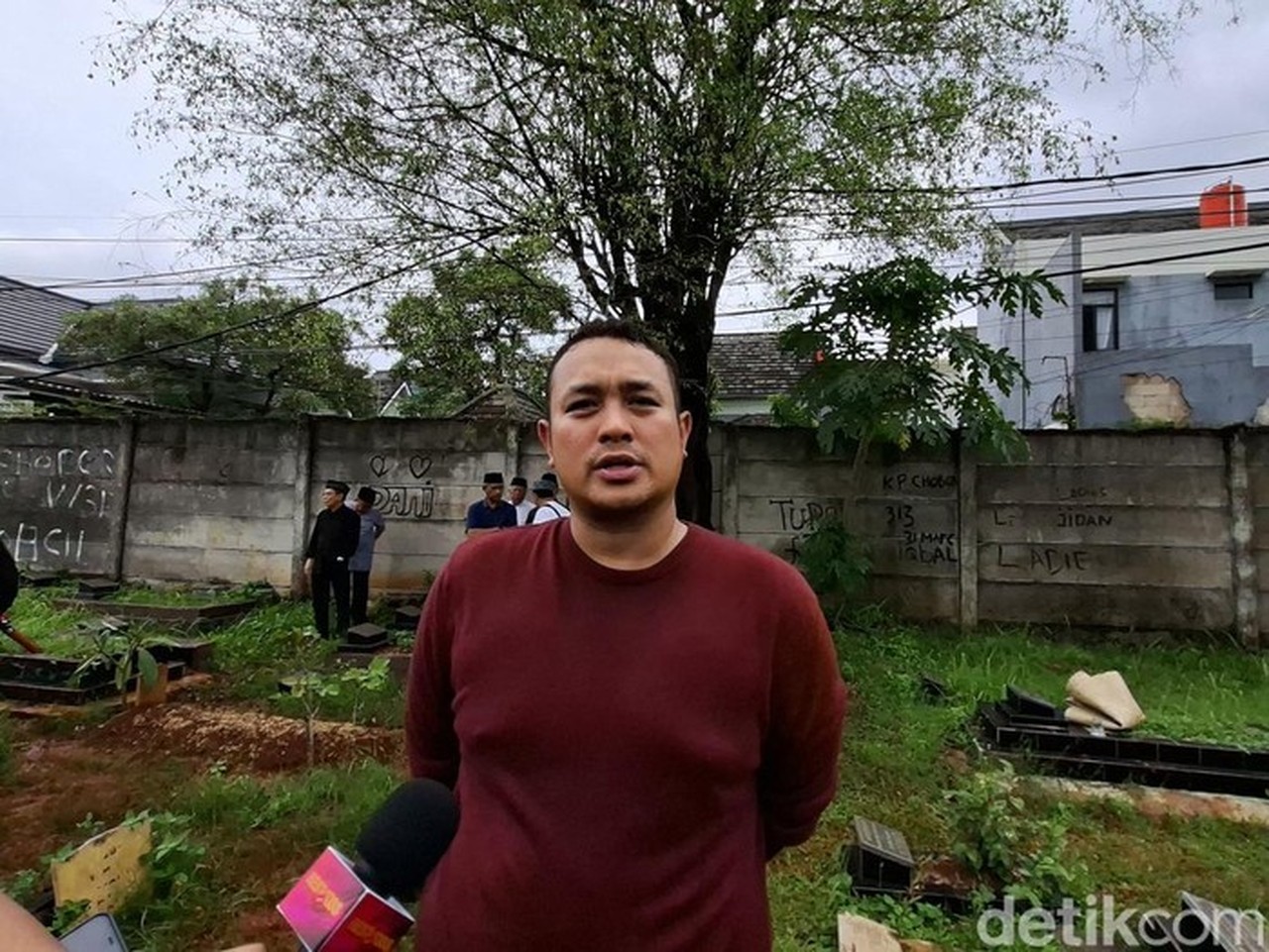 Gilang Dirga Berduka, Kehilangan Ayah Tercinta di Penghujung 2025 Gilang Dirga Berduka, Kehilangan Ayah Tercinta di Penghujung 2025