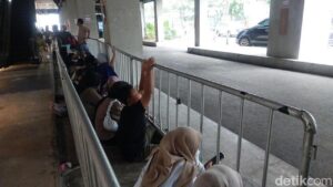 Antrean Panjang di Planetarium TIM, Pengunjung Rela Datang Pagi Demi Tiket Sesi Terakhir