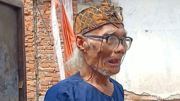 Asma Diding Boneng Kambuh Akibat Debu dan Kelelahan, Dibawa Berobat ke Tangerang Asma Diding Boneng Kambuh Akibat Debu dan Kelelahan, Dibawa Berobat ke Tangerang