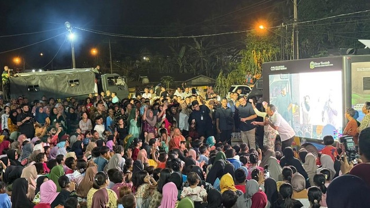 Malam Tahun Baru di Pengungsian Tapsel: Manortor dan Nonton Bareng Menanti Presiden Prabowo