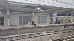 Atap Peron Stasiun Bogor Terbakar, KAI Pastikan Jadwal Kereta Api Tetap Normal Atap Peron Stasiun Bogor Terbakar, KAI Pastikan Jadwal Kereta Api Tetap Normal
