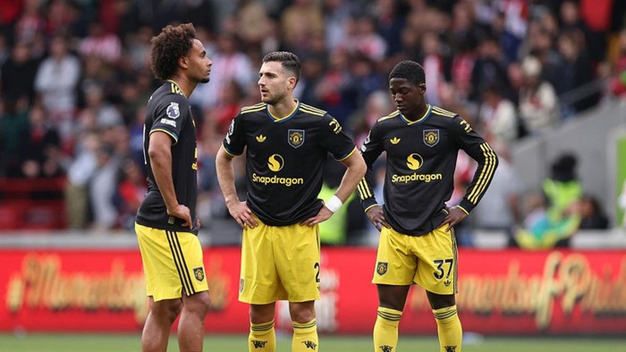 Manchester United Tak Berbelanja Pemain di Musim Dingin, Zirkzee dan Mainoo Berpotensi Bertahan