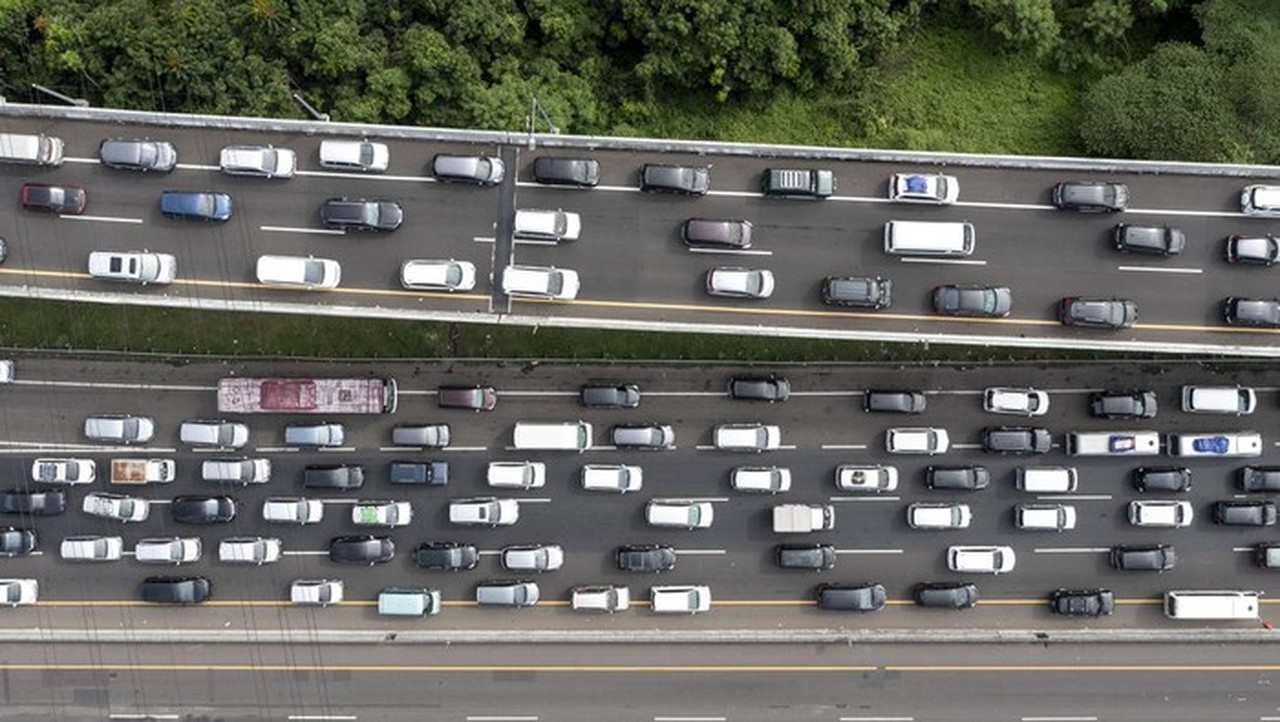 Puncak Arus Balik Nataru: 196 Ribu Kendaraan Diprediksi Kembali ke Jabotabek Hari Ini Puncak Arus Balik Nataru: 196 Ribu Kendaraan Diprediksi Kembali ke Jabotabek Hari Ini