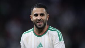 Riyad Mahrez: Kapten Rendah Hati Aljazair, Dari Main Bola dengan Bocil Hingga Bantu Fans di Medsos