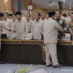 Prabowo Pimpin Retret Kabinet di Hambalang, Anggota Kompak Berbaju Safari Khaki Prabowo Pimpin Retret Kabinet di Hambalang, Anggota Kompak Berbaju Safari Khaki